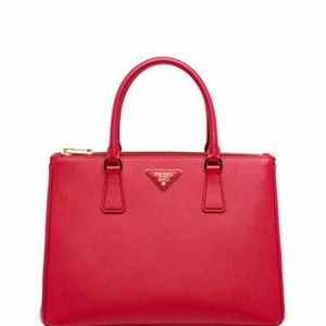 Galleria Medium Saffiano Tote Bag